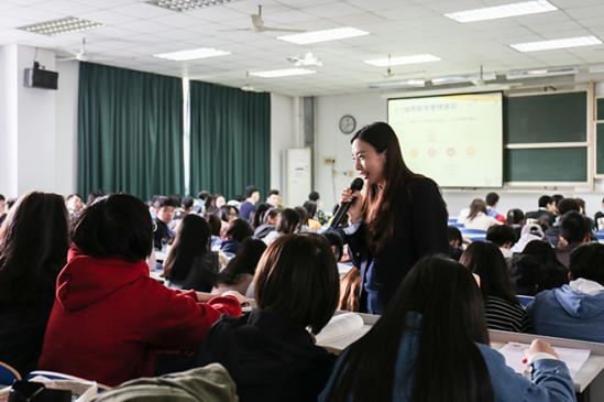 ����1126�ڡ���У�ٰ���ڰ�ȫ֪ʶ��У԰ר����ѵ