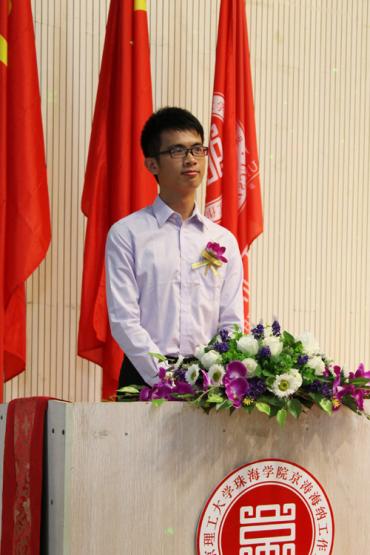 ����죺л��