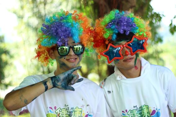 ������������ɫ�ܻ������